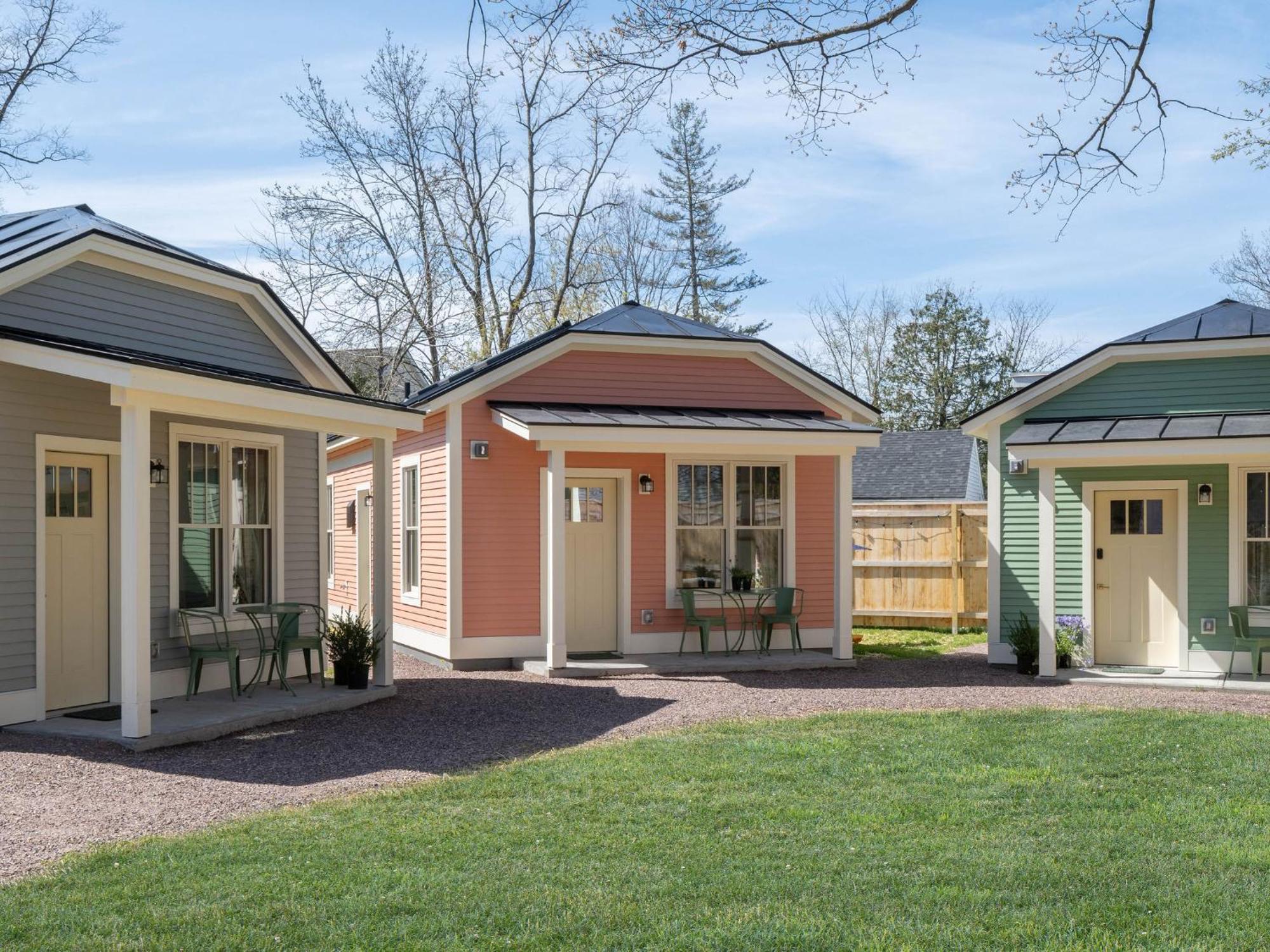 Queen City Bungalow & Cottages バーリントン エクステリア 写真